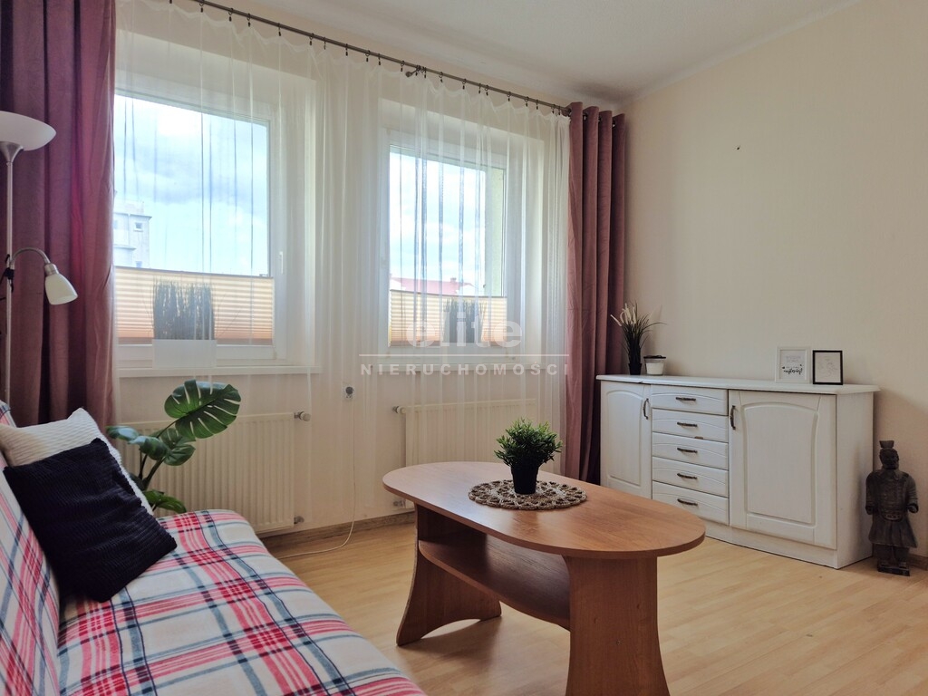 Na sprzedaż kompaktowe, 2 pokojowe mieszkanie usytuowane między Parkie... Mieszkania na sprzedaż ŚWINOUJŚCIE