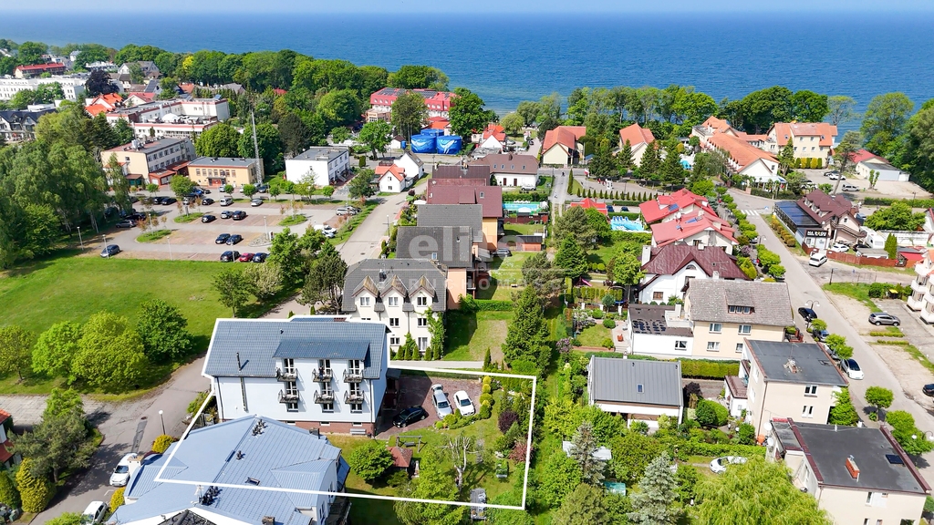 Obiekty komercyjne na sprzedaż REWAL
