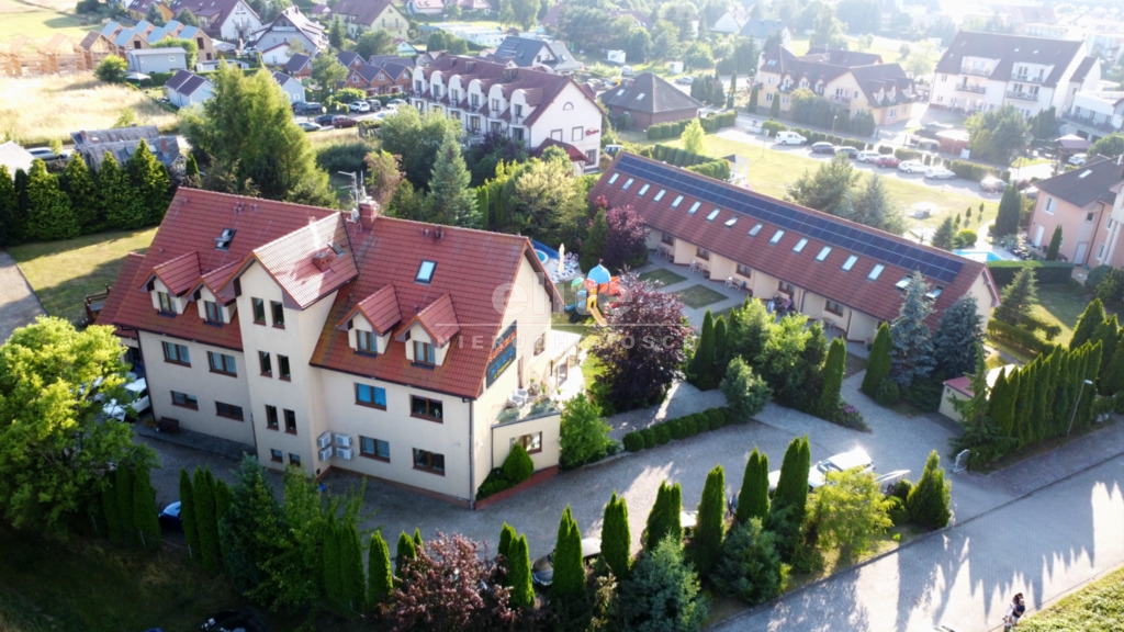 Obiekty komercyjne na sprzedaż REWAL